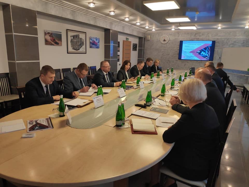 СОВЕЩАНИЕ НА ТЕМУ "РЕКОНСТРУКЦИЯ АВТОБУСНОГО ЗАВОДА" ПРОШЛО НА МАЗЕ